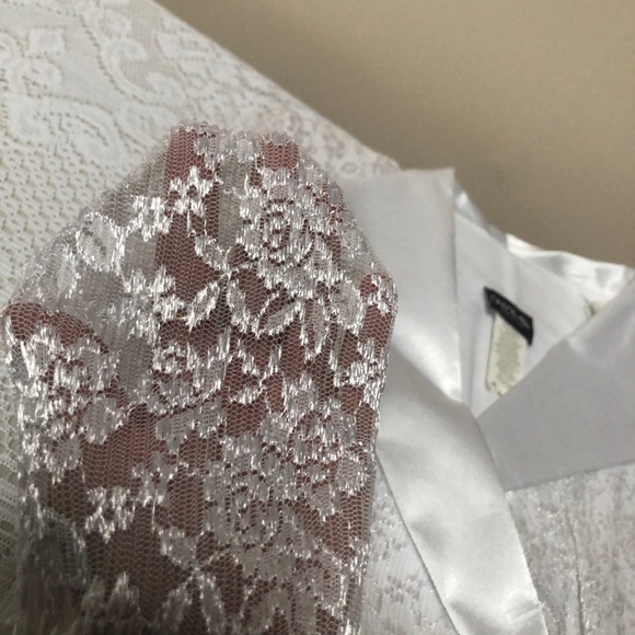 Onyx Nite Lace & Satin Blouse - Picture 4 of 8